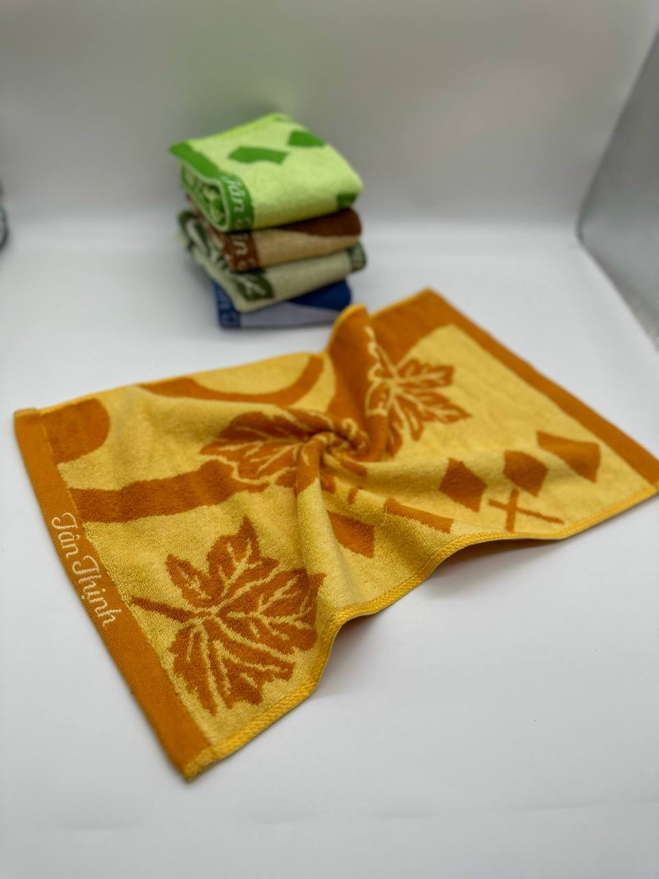 Khăn mặt hoa nở - Hình lá diêu bông