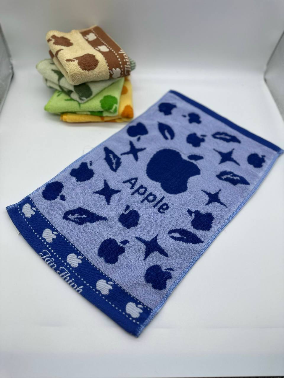 Khăn hoa nở - hình Táo