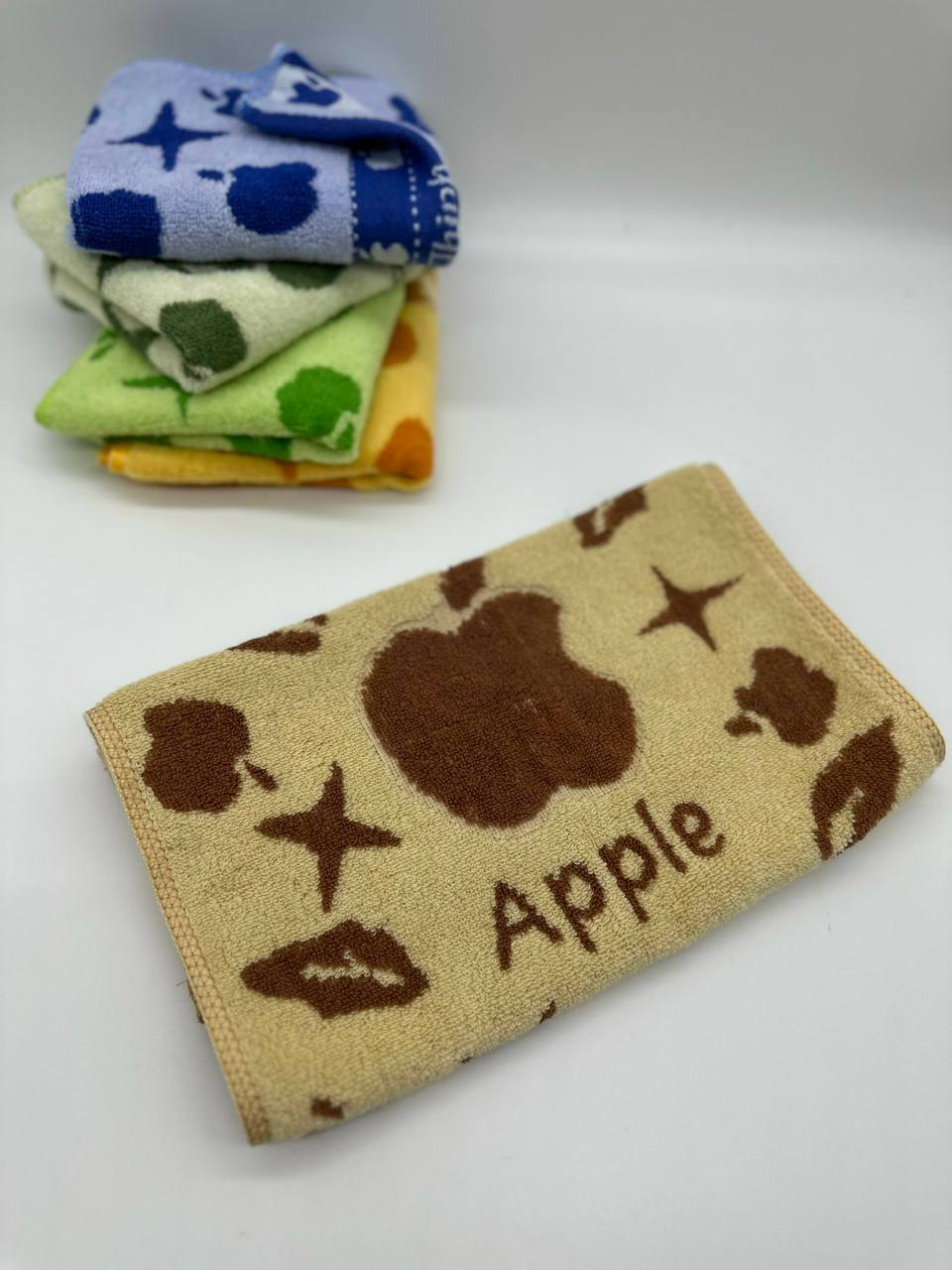Khăn hoa nở - hình Táo