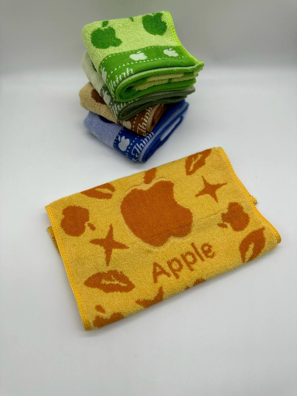 Khăn hoa nở - hình Táo