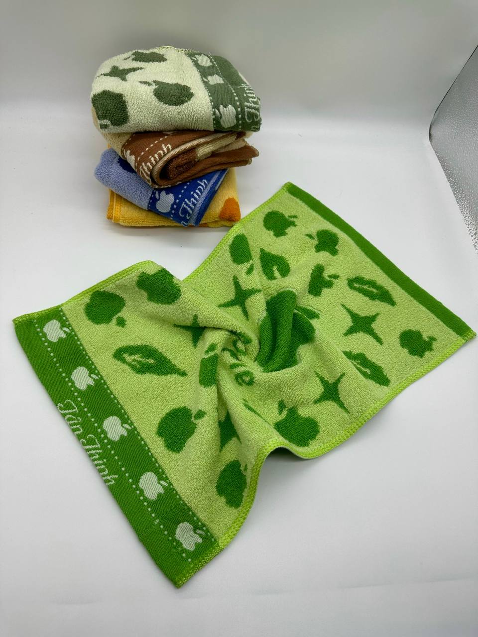 Khăn hoa nở - hình Táo