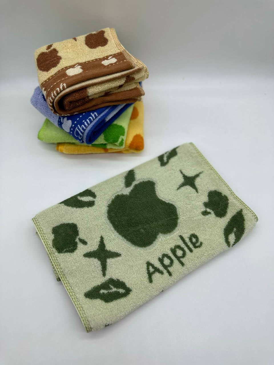 Khăn hoa nở - hình Táo
